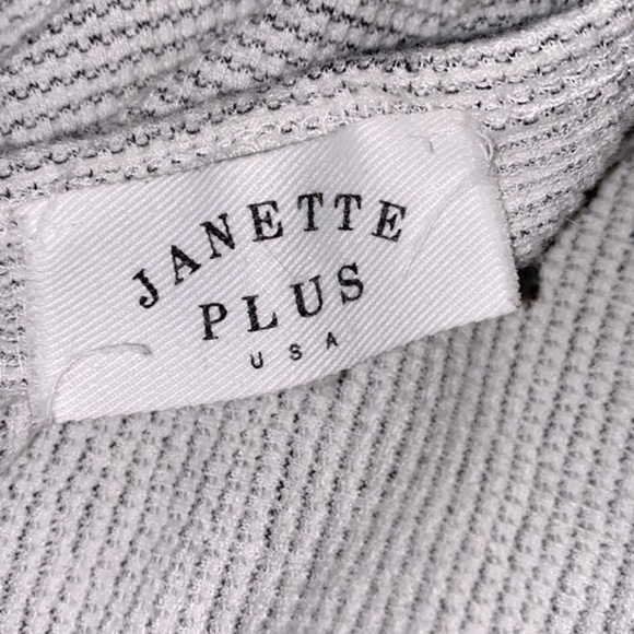 Janette Plus grey knit top - Picture 4 of 5